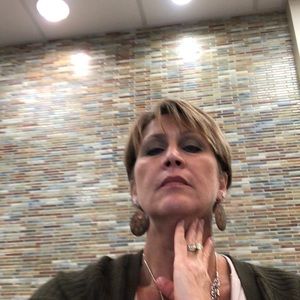 Meet your Posher, Amelia